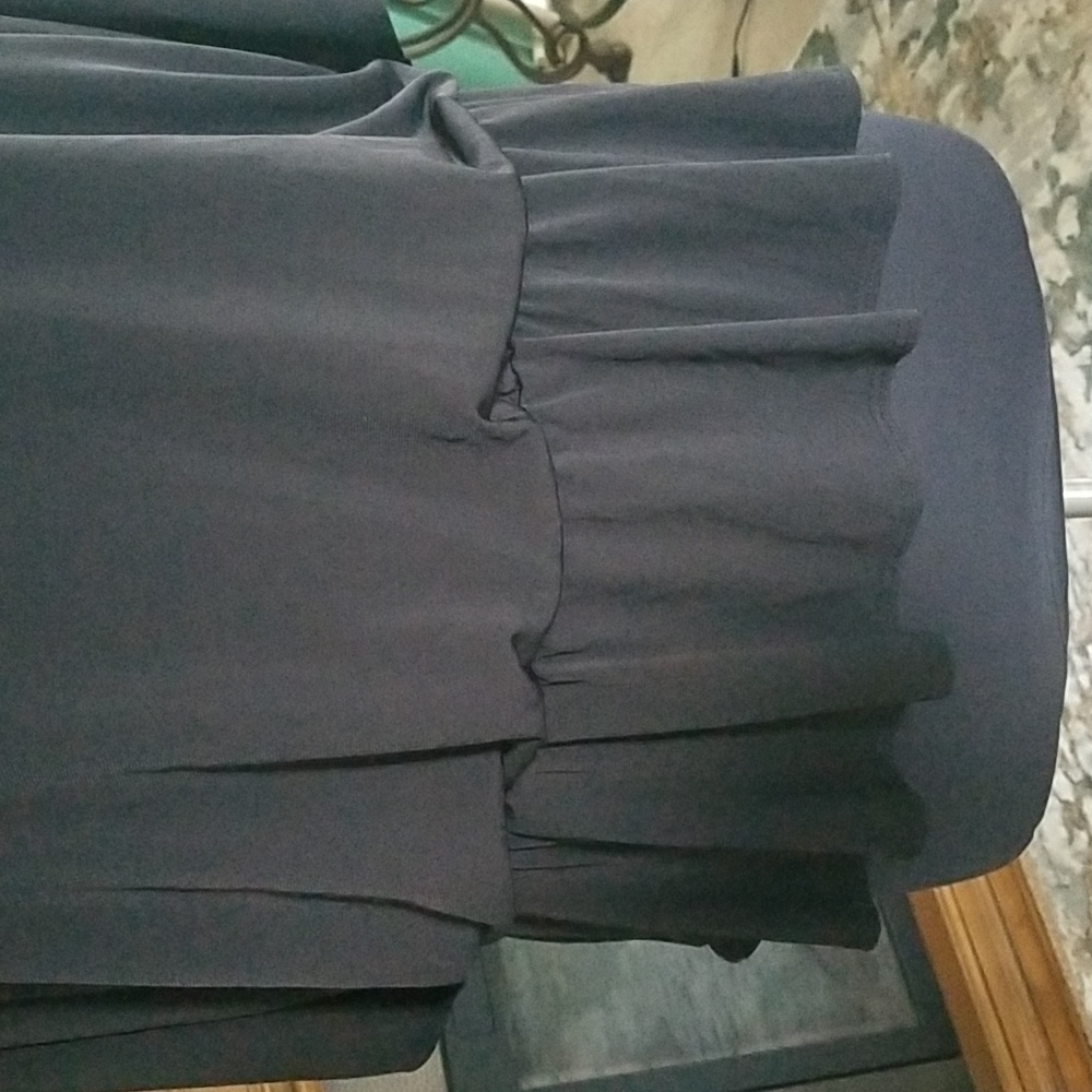 Cold shoulder top - Picture 2 of 4